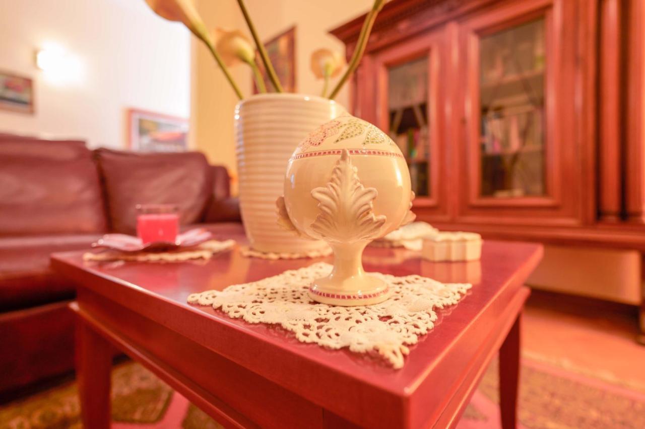 Bed And Breakfast Cairoli Exclusive Room San Pietro Vernotico Exterior foto