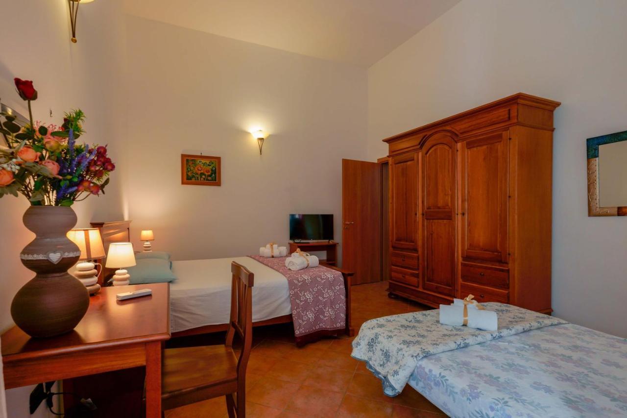 Bed And Breakfast Cairoli Exclusive Room San Pietro Vernotico Exterior foto