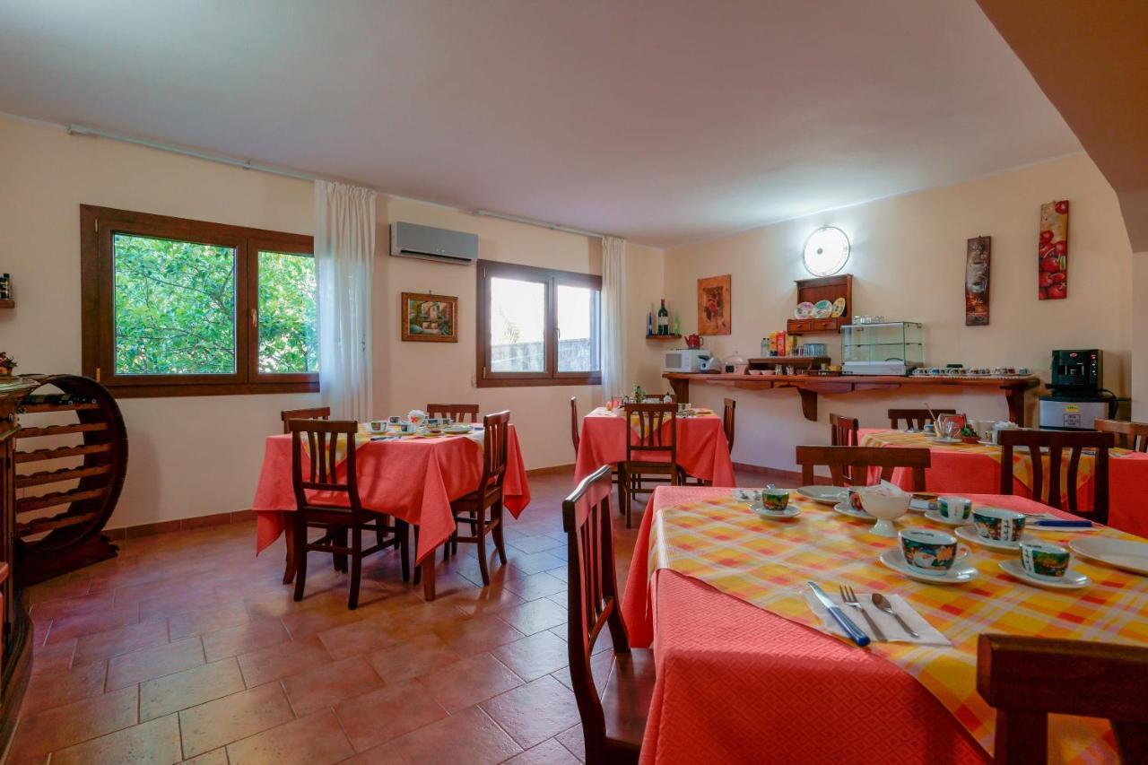 Bed And Breakfast Cairoli Exclusive Room San Pietro Vernotico Exterior foto