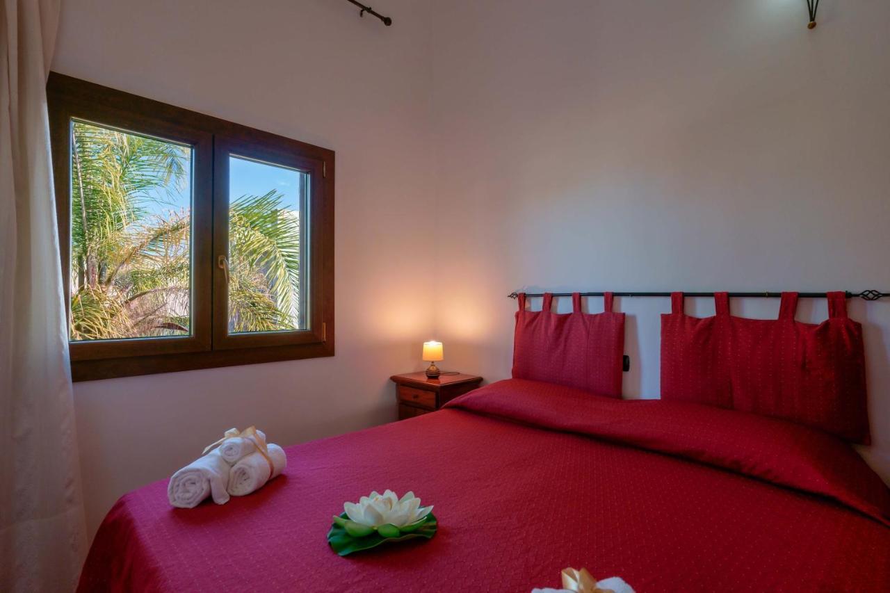 Bed And Breakfast Cairoli Exclusive Room San Pietro Vernotico Exterior foto